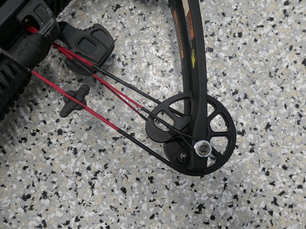 Barnett Whitetail Hunter Pro FX Crossbow W/Case