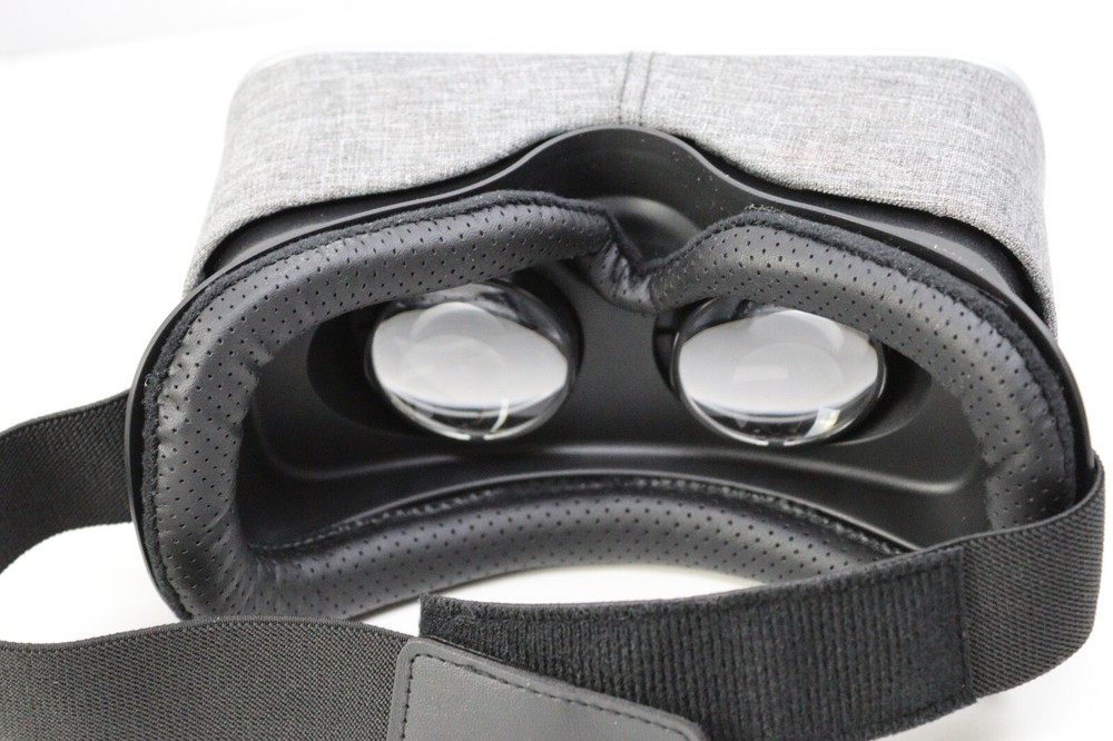 Cell Phone VR Headset Virtual Reality Glasses 3D Mobile Games for iOS & Android