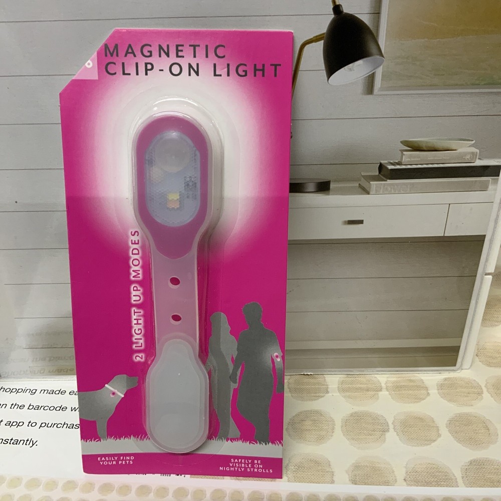 🐕‍🦺 Vivitar Magnetic Clip-On Safety Light 2 Light Modes & Push Button, White🆕