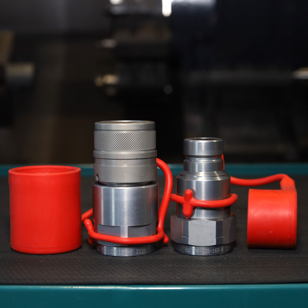 3/4″ Flat Face Hydraulic Quick Couplers Set - 1″ NPT Thread