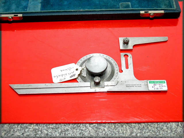 Brown and Sharpe Protractor with Case (Inv.571)