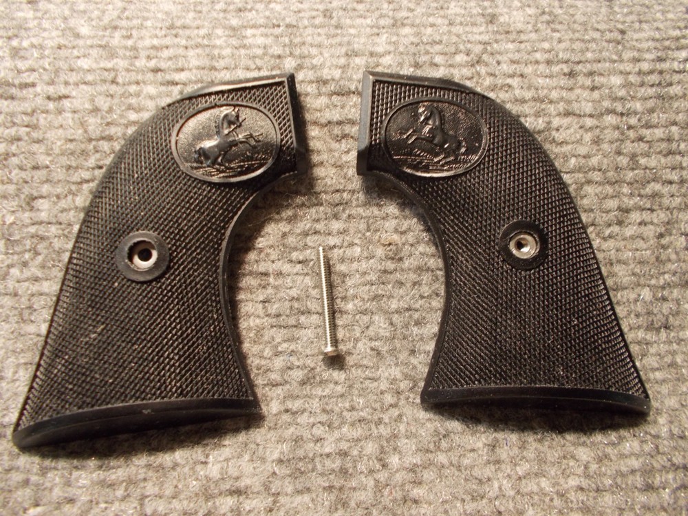 Custom Grips for Colt SAA Type 2 Plain Version Black