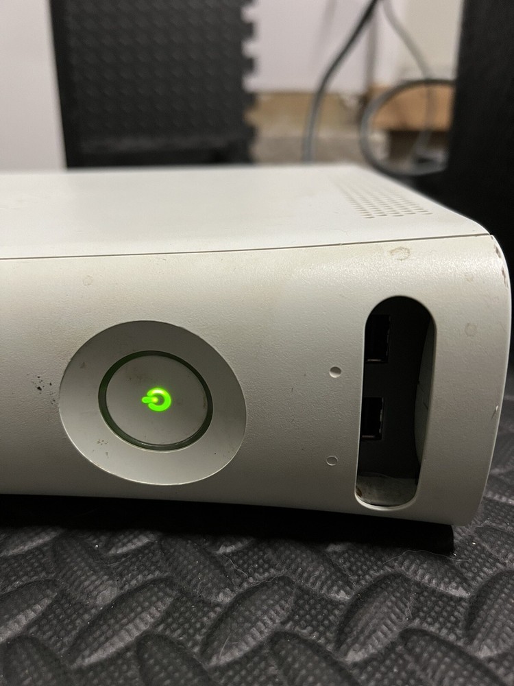 Xbox 360 White Console Bundle W/ Wireless Controller, Cords & Games