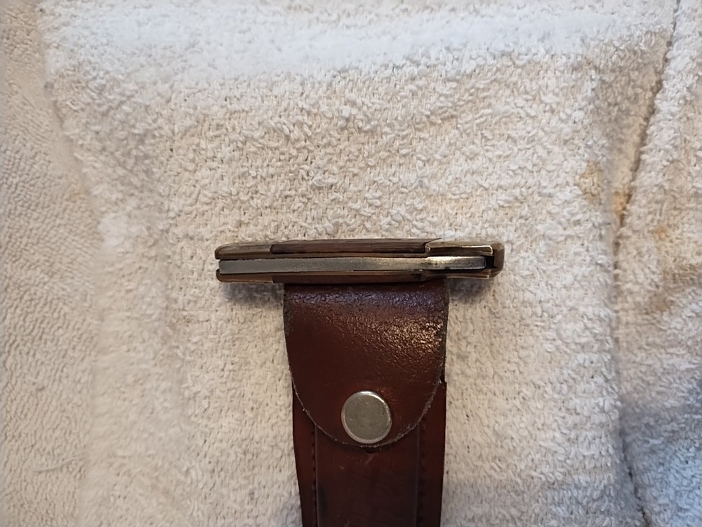 Pocket Knife w/ Sheath