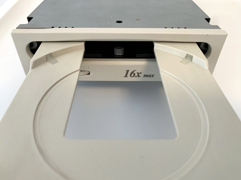 BTC BCD CD ROM Drive 16XA with installation disk