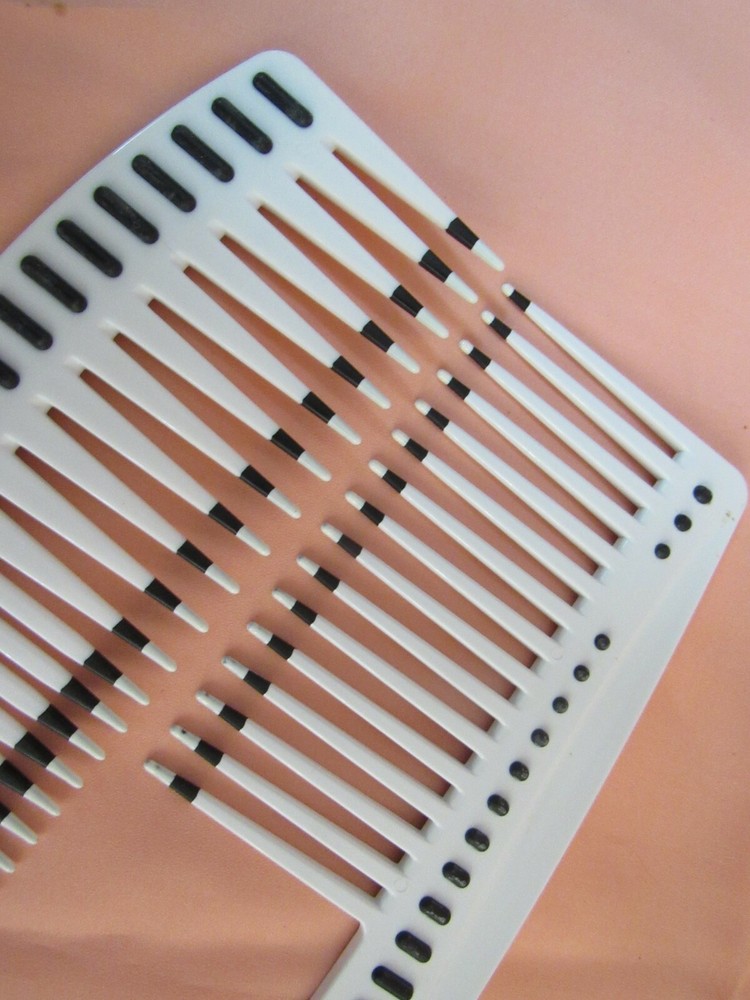 Mebco Double Volume Detangler Comb / High Volume ~2 PCS~ Black n' White ~New~