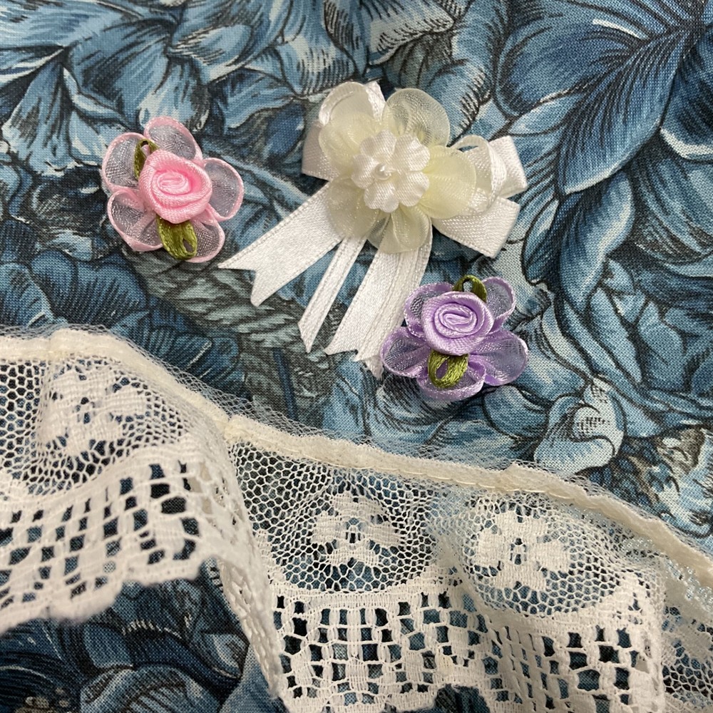 Vintage Sewing Basket Bundle – Fabric, Lace, Ribbon, Embroidery Thread & Pattern