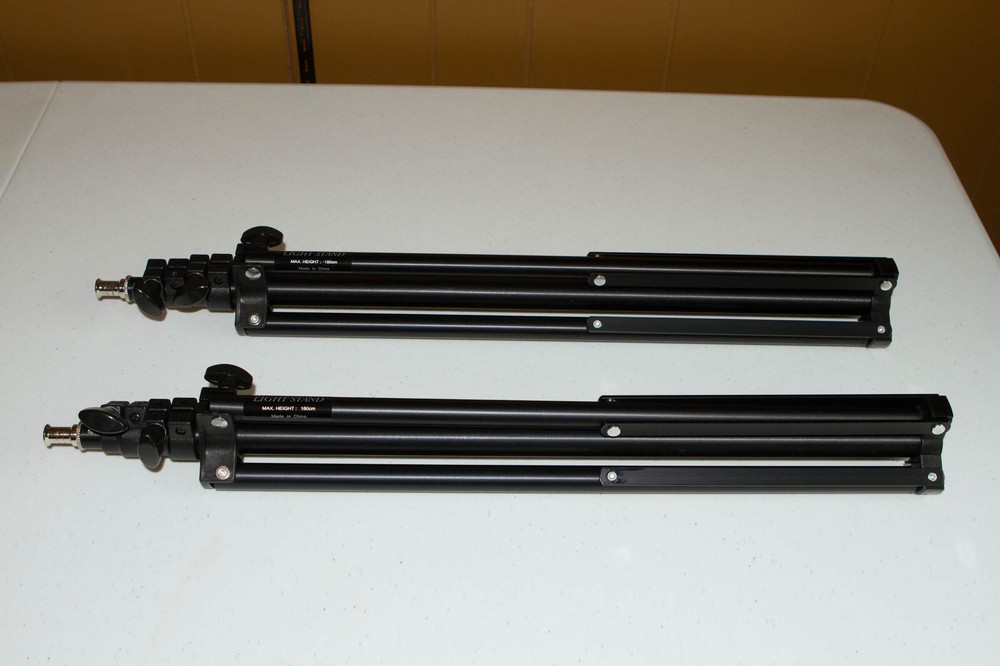 2 SLS Light Stands