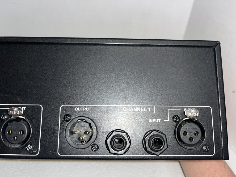 dbx 231s 31 band equalizer in excellent condition