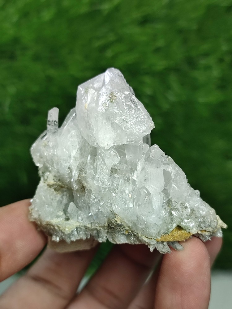 Chlorite Quartz Crystal With Beautiful Luster & Unique Growth-Pk