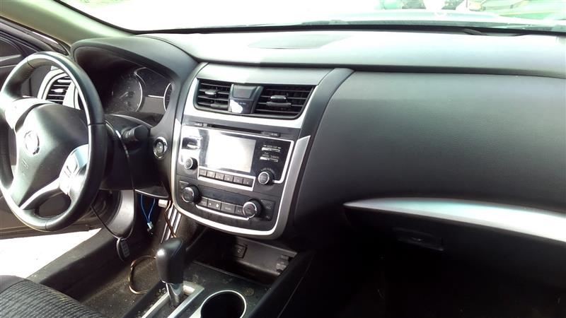 ALTIMA 2017 High Mounted Stop Light 1037164331