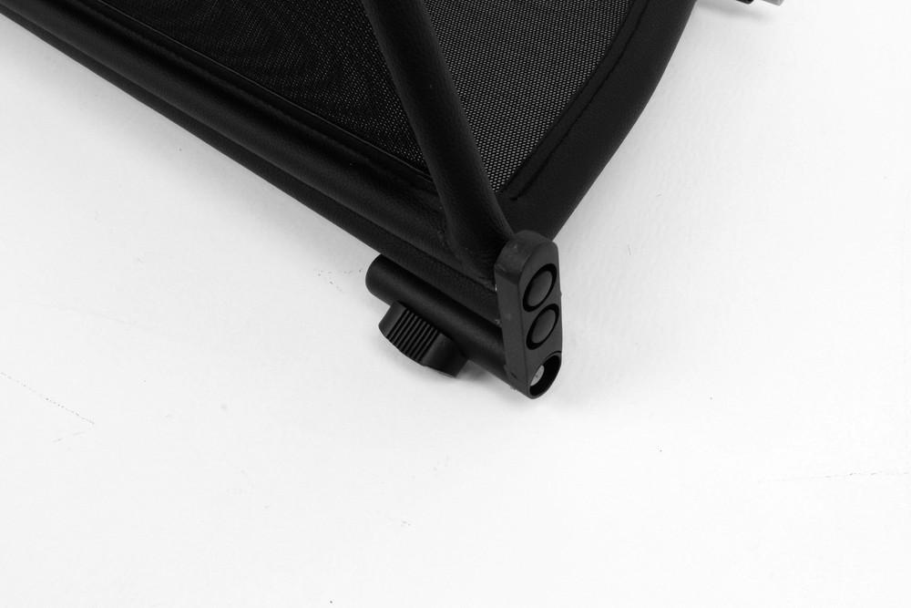 Wind deflector for Invititi G37 with quick fastener 2009 - 2017