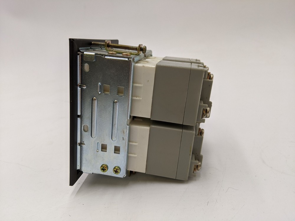 IDEC SLC40N-0202-TE12 Annunciator Panel Display Module 4 Section 2x2