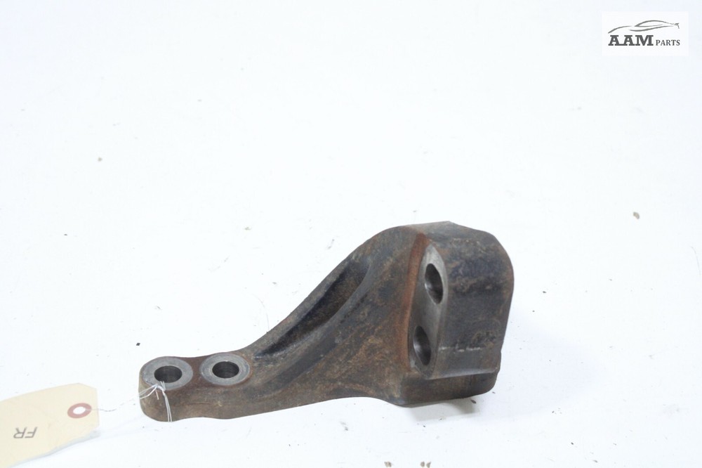 2018-2023 FREIGHTLINER CASCADIA FRONT RIGHT ENGINE MOUNT SUPPORT BRACKET OEM