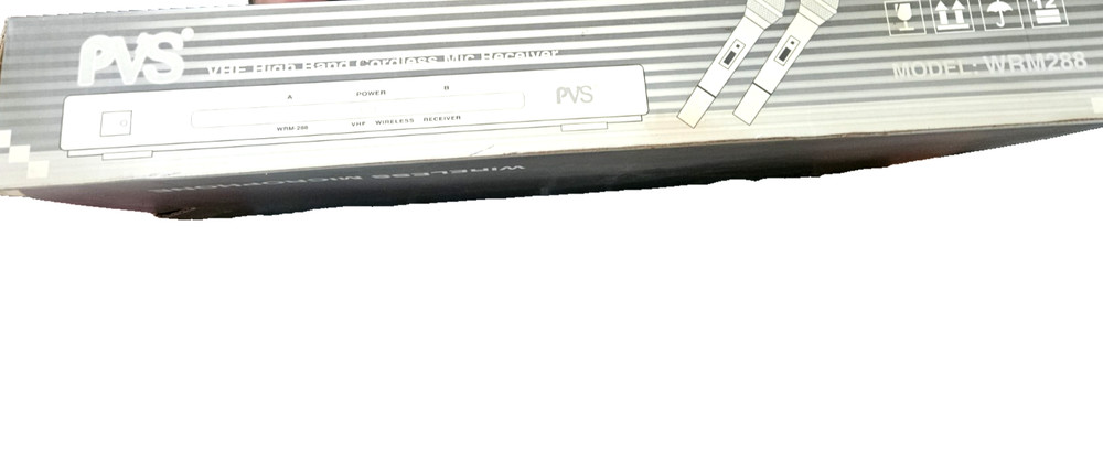 PVS WRM288 WIRELESS MICROPHONE SYSTEM new in box