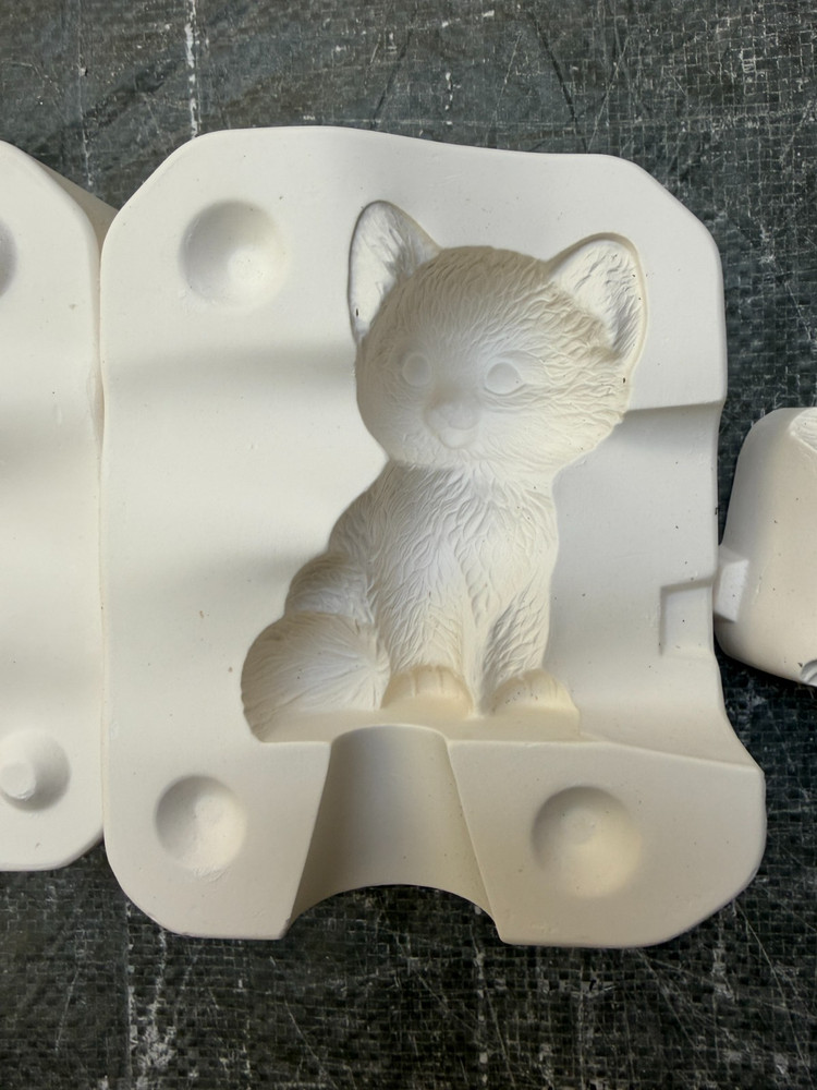 VINTAGE RIVERVIEW CERAMIC MOLD #338 FOX