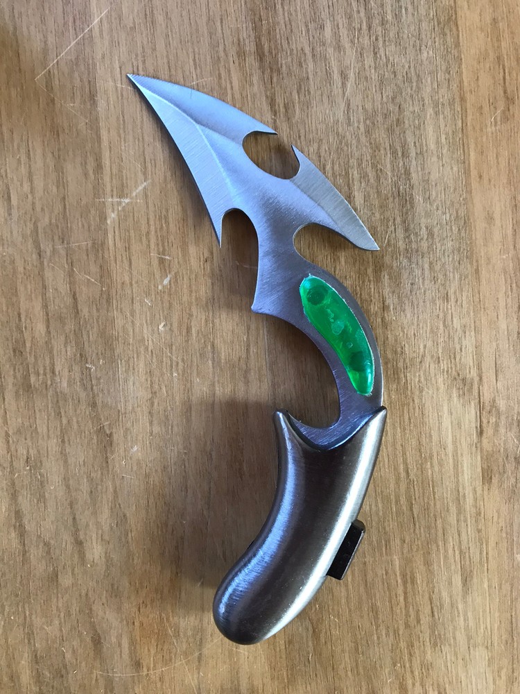 K Exclusive Alien Battle Axe