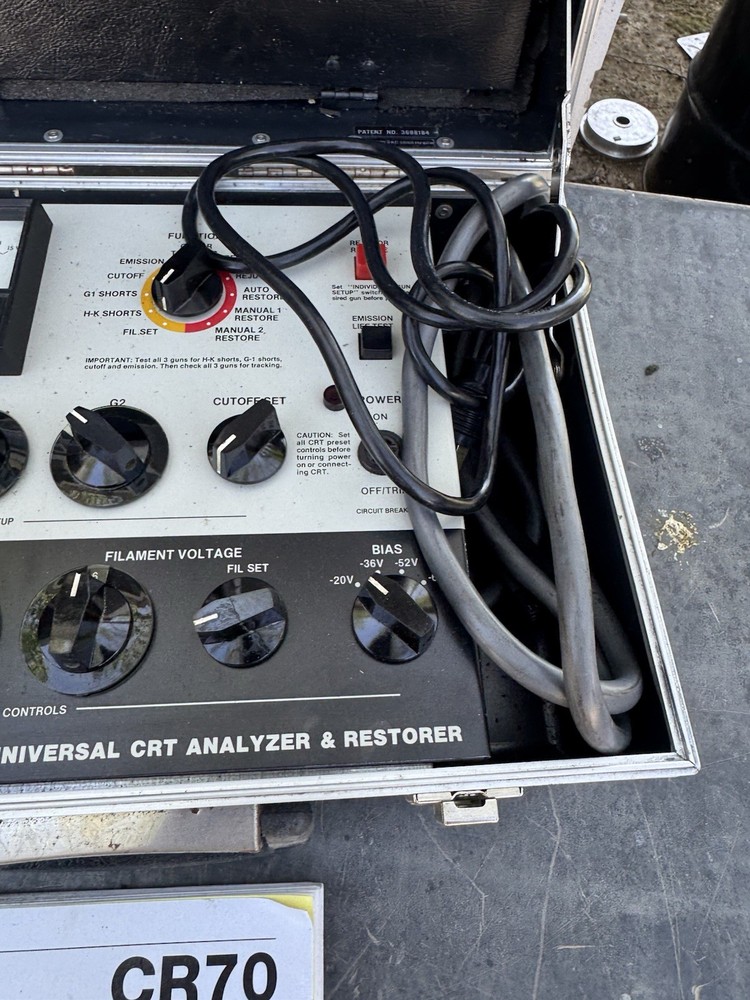 Sencore CR70 Beam Builder CRT Analyzer & Restorer w/Manual Powers On Untested