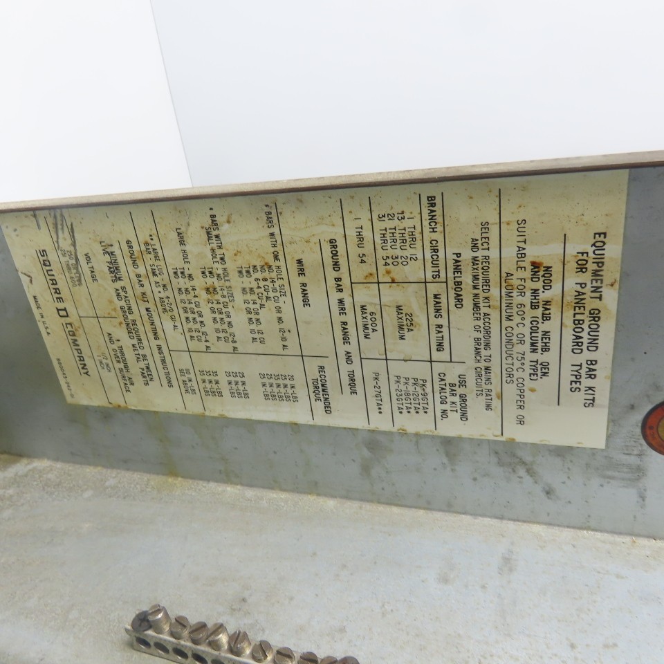 Square D MH41 Type 1 225A Ser E1 Breaker Panelboard 42-Space