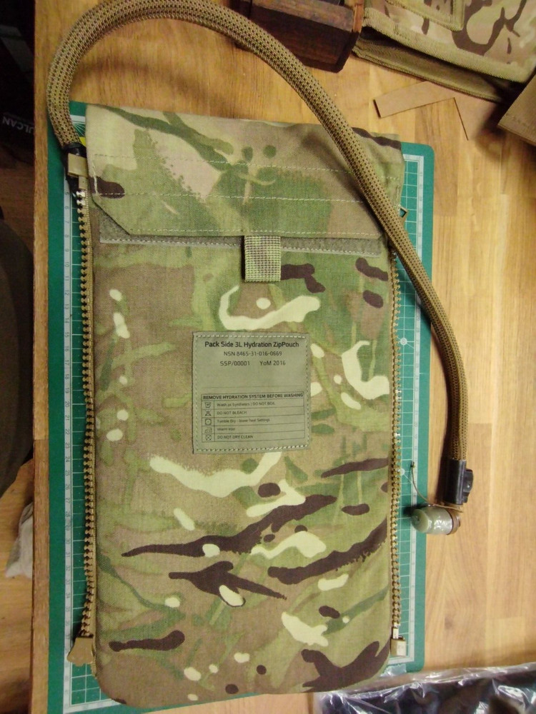 British Army Virtus Surplus MTP Side Pack Hydration Pouch Zip With Bladder 3L