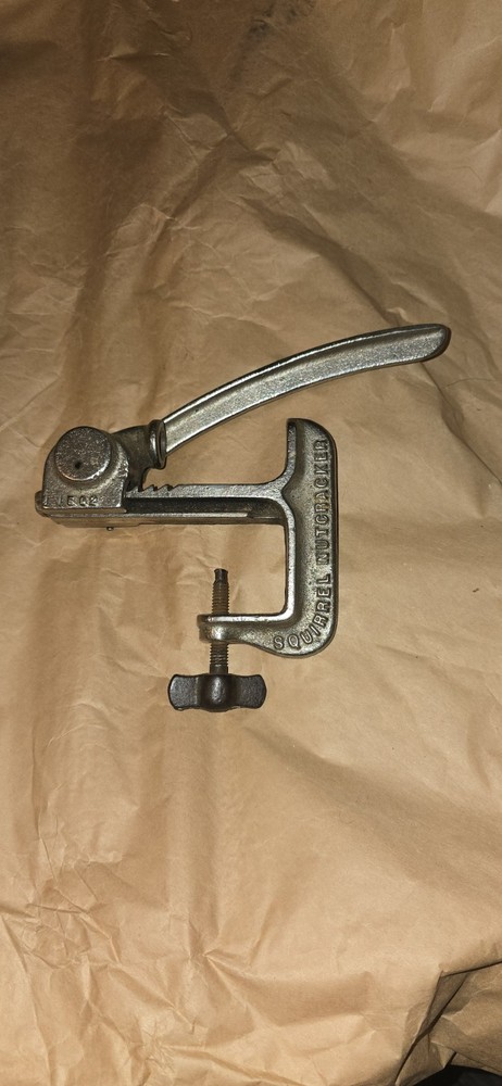 Vintage Berco Cast Iron Squirrel Nutcracker In Box Model 500