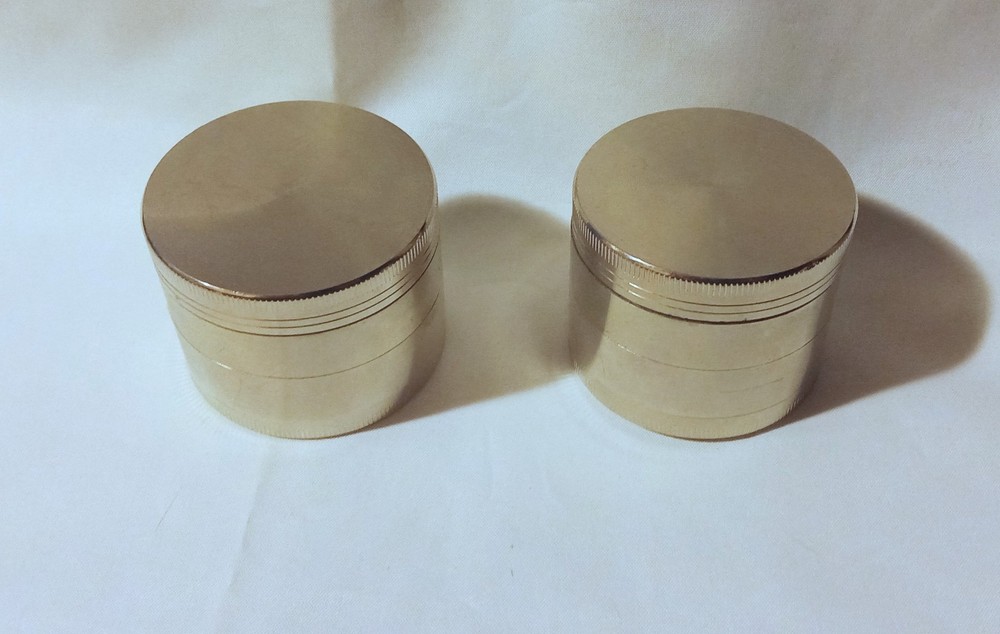 2 Herb Grinders
