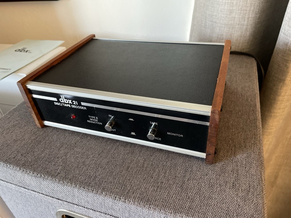 Vintage DBX 21 Disc/ Tape Decoder Noise Reduction Model 21 USA Made 240v