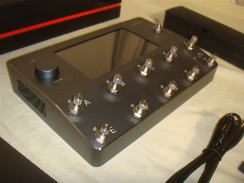 NEURAL DSP QUAD CORTEX DIGITAL AMP MODELING MULTI-EFFECTS FLOORBOARD W LOOPER