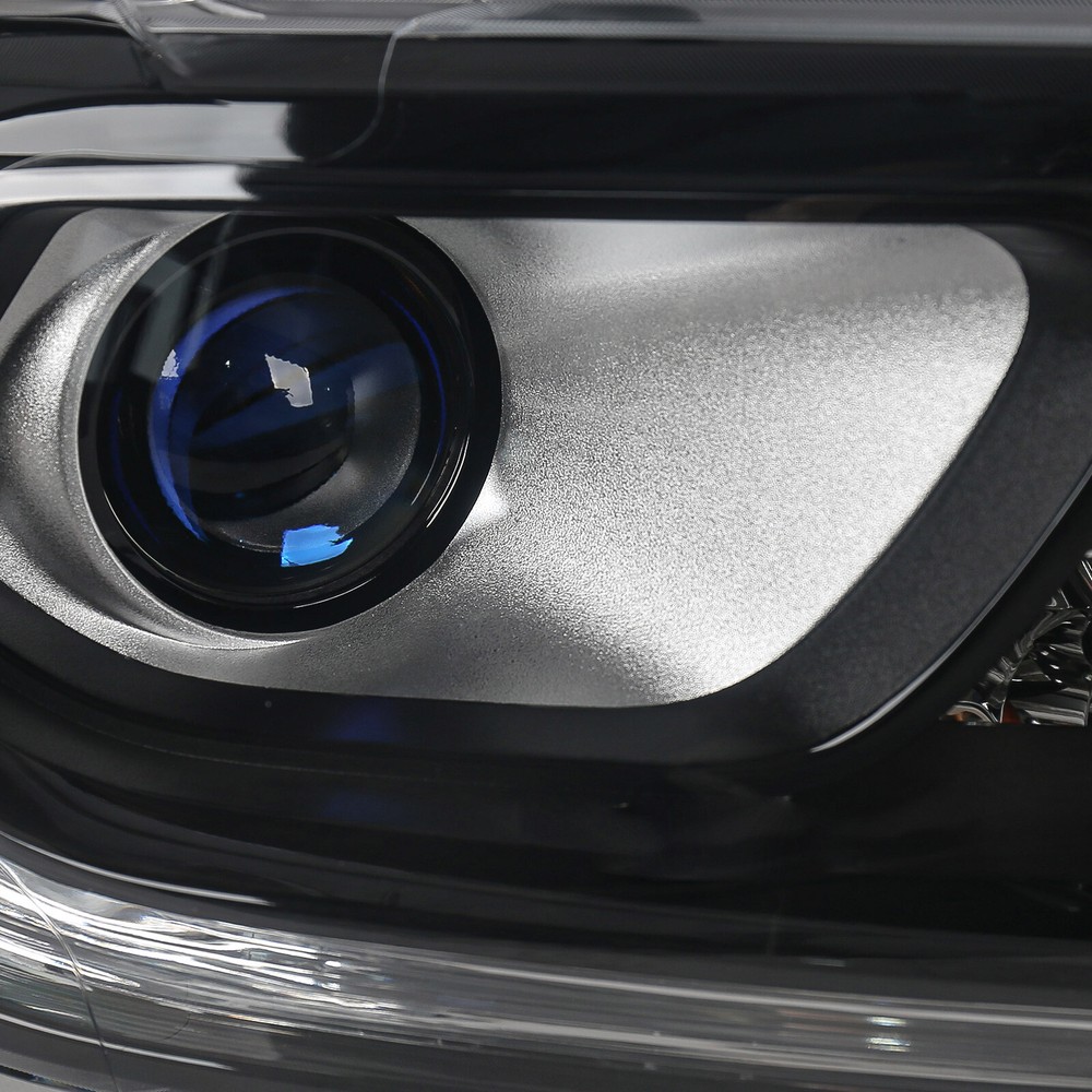 For Dodge Durango 2014-2020 Black Halogen Headlight w/o DRL Projector Passenger