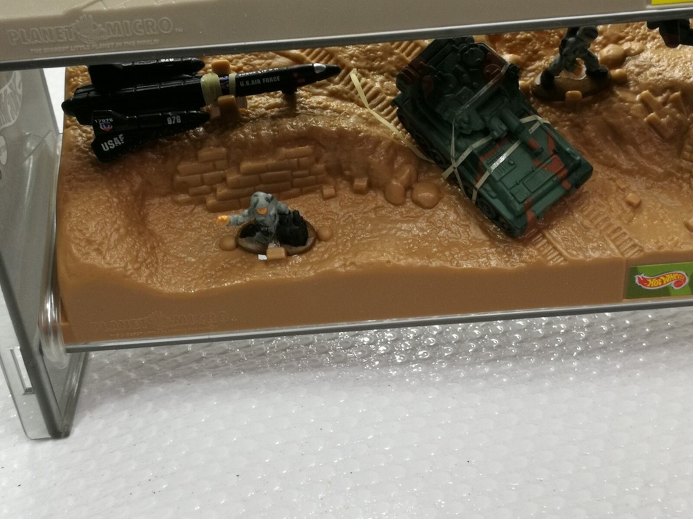 BOXED HOT WHEELS MATTEL PLANET MICRO COLLECTOR GIFT PACK