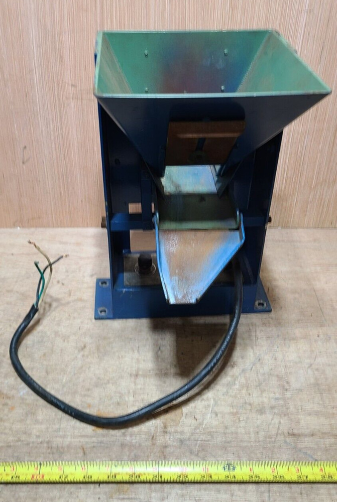Moorfeed Corp. Vibratory  Feeder, 120V model 74101