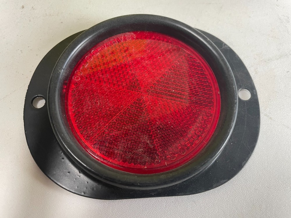 Circular metal reflector cover plate (3") - does not include reflector