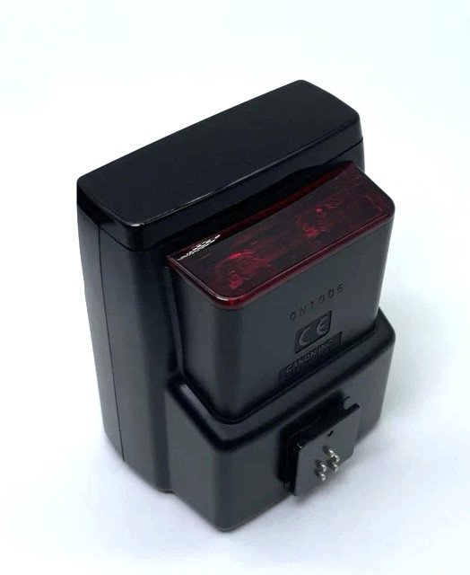 Canon Speedlite Transmitter ST - E2 With Canon Case And Battery