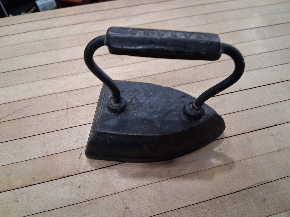 Geneva Cast Iron Sad Iron Antique Flat Iron With Handle