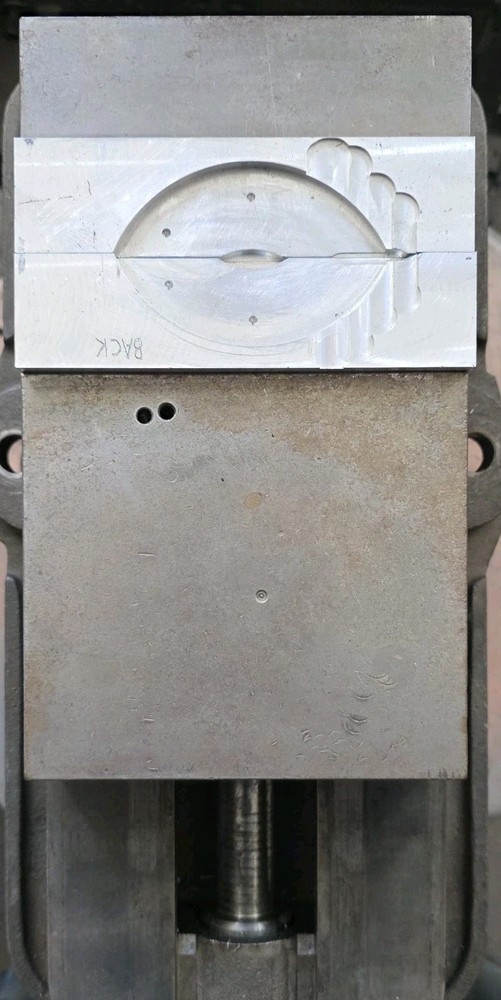 KURT ANGLOCK 6" MILLING MACHINE VISE - NO HANDLE - D-60