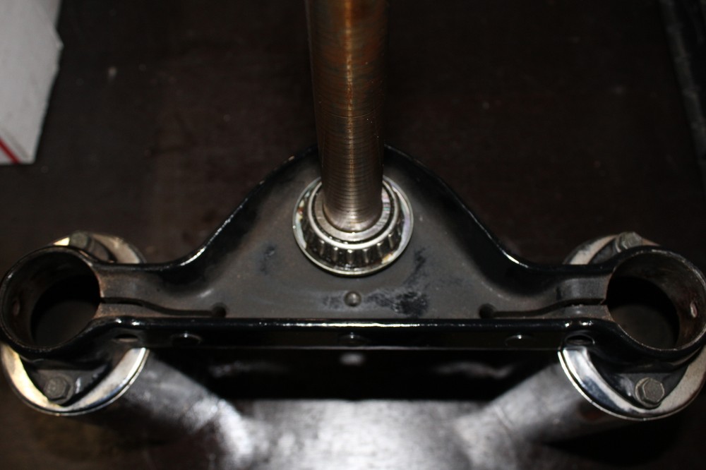 2003 Harley-Davidson Road Glide FLTRI LOWER TREE STEM