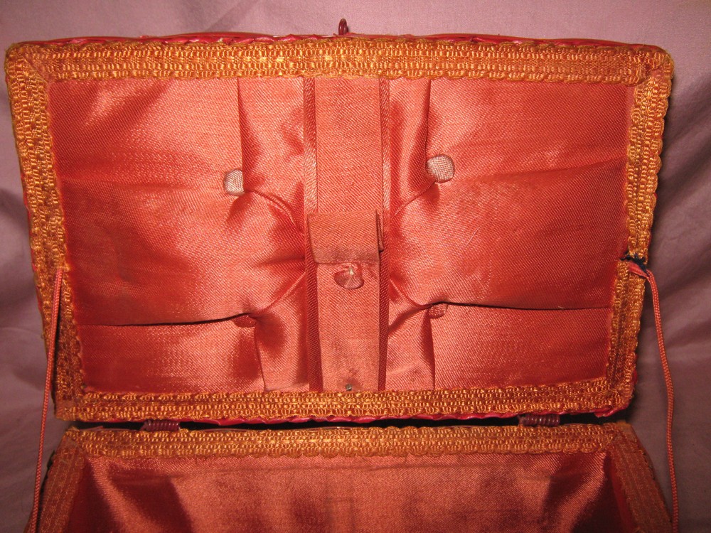 VINTAGE SEWING BOX-WOVEN RAFFIA WITH SATIN LINING-1960's