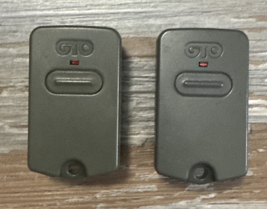 2 GTO Gate Openers, Mighty Mule Entry Transmitter Remote