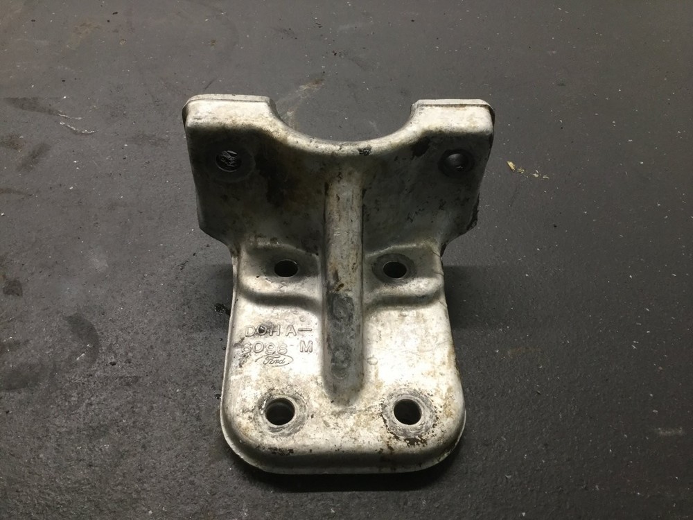 CAT 3208 Engine Mount - Used | P/N DOHA6096M