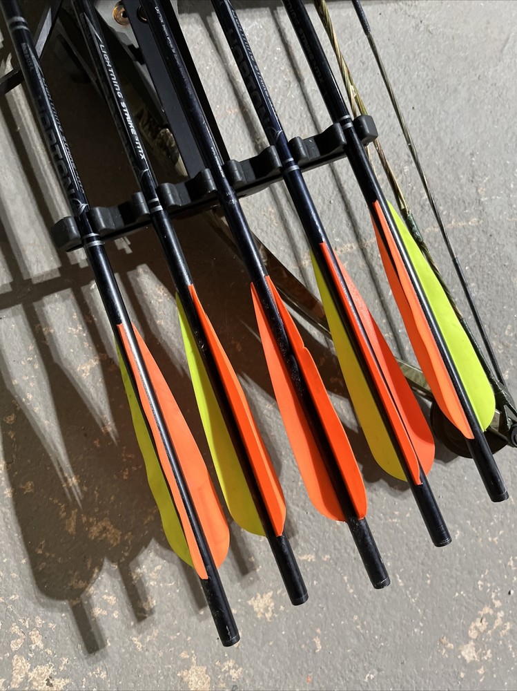 Hunters Extreme Crossbow w/ Red Dot Scope