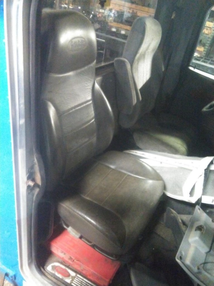 Replaces 2008 PETERBILT 367 FRONT SEAT , WA