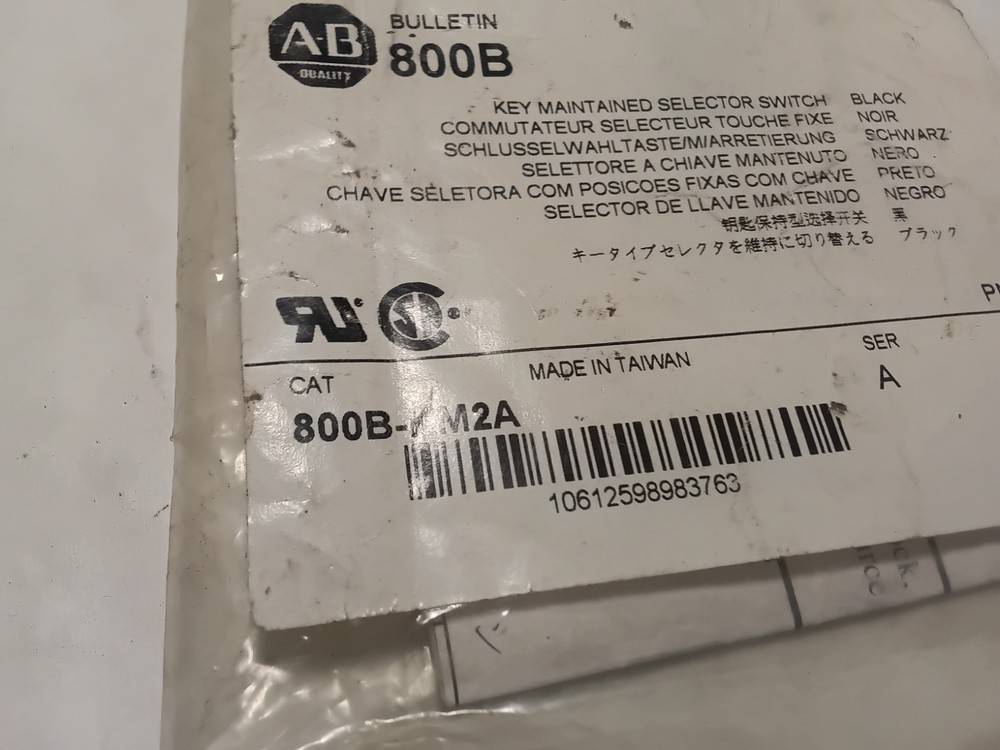 ALLEN BRADLEY 800B-KM2A KEY SELECTOR SWITCH OPERATOR 2 POS SER A (O7C)
