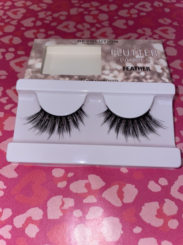 Revolution London Flutter Lashes Feather