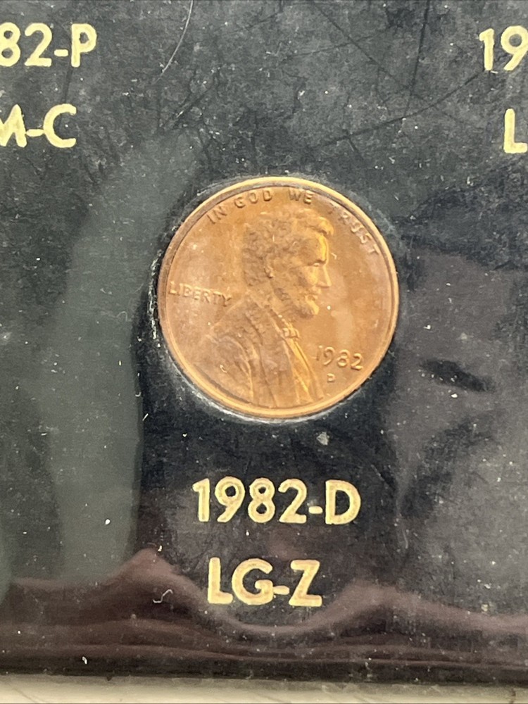 1982 Lincoln Cents Holder 7 Coins Total