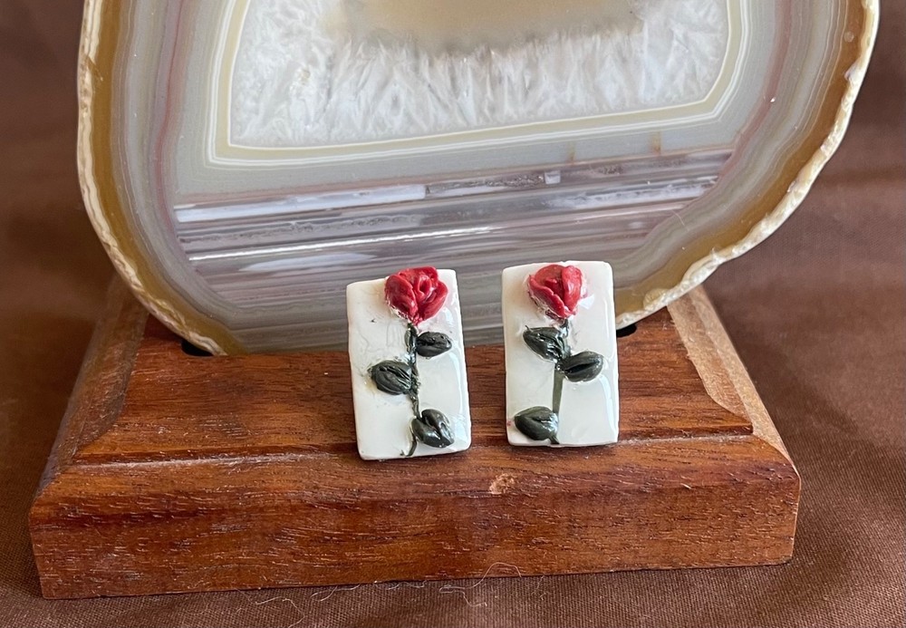 Rosy studs