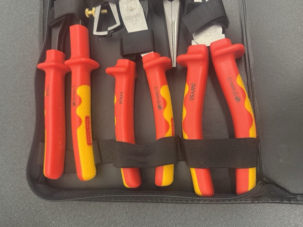 Westward Insulated Tool Kit 10 Piece Set