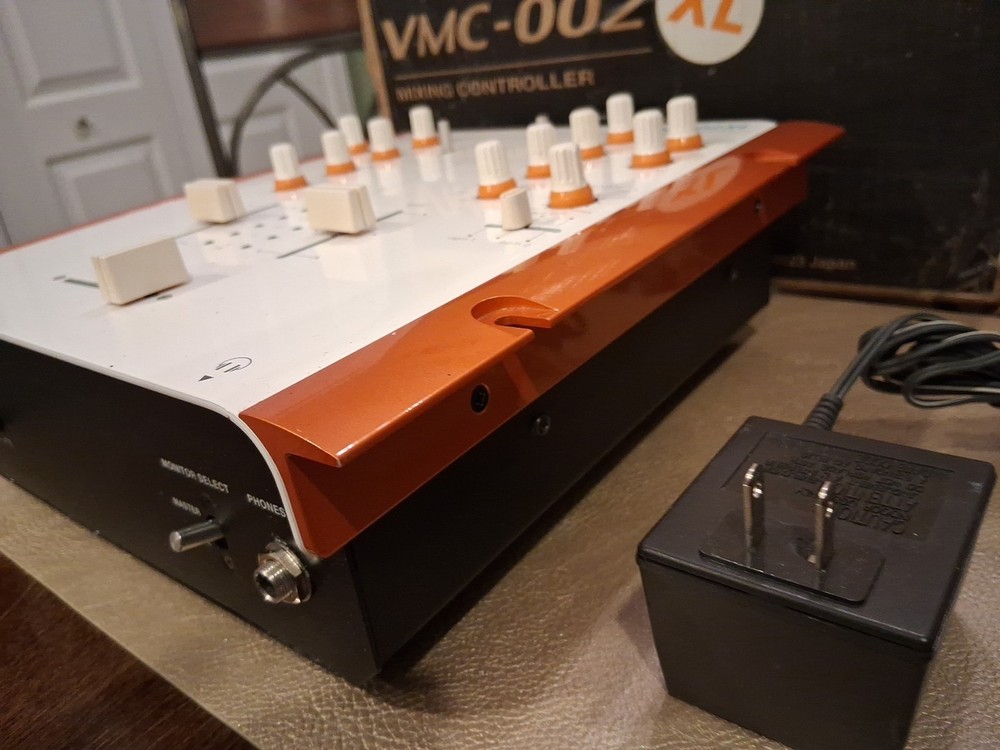 Vestax VMC-002XL Mixing Controller (Mint)