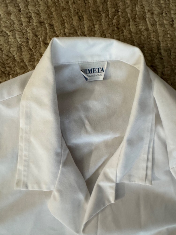 🥼 META Fundamentals White Lab Coat – Size Large – 2-Button