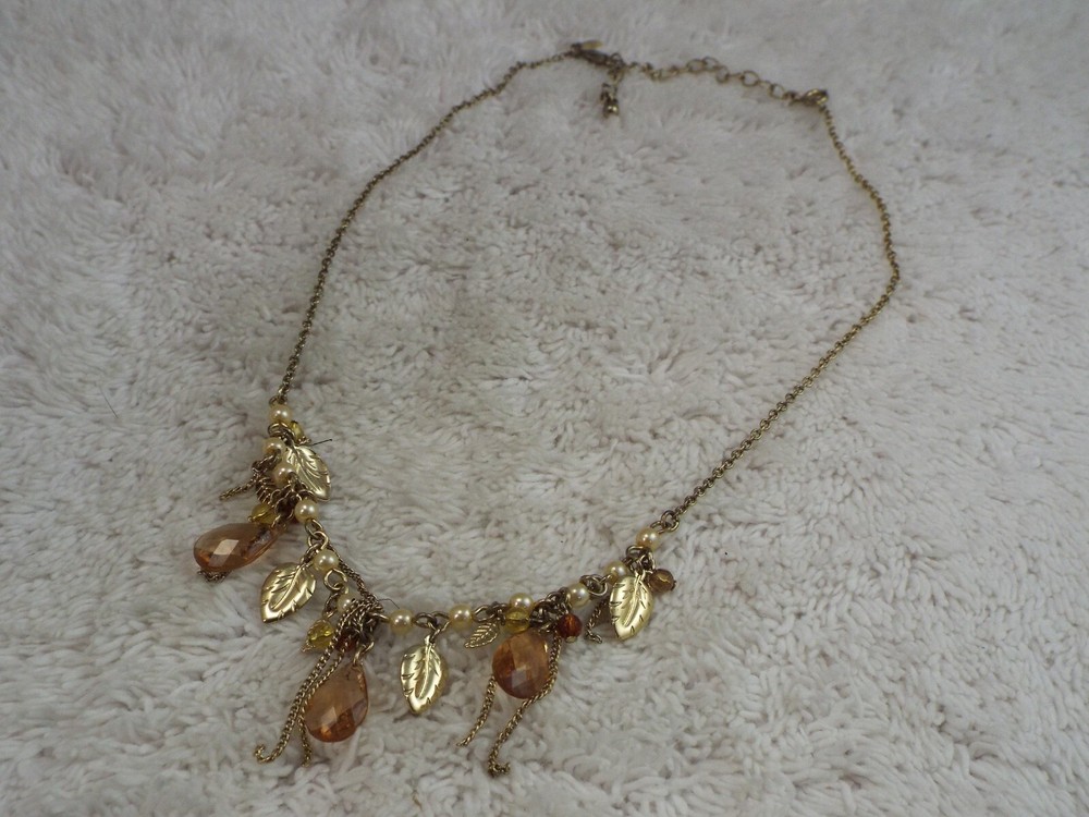 Goldtone Bead & Leaf Necklace (A45)