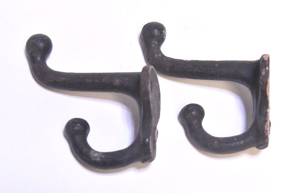 2 MATCHING METAL WALL MOUNT HAT OR COAT HOOKS